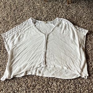 flowy white floral-printer shirt size S